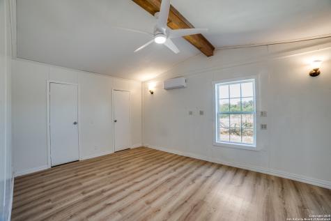 8325 Fm 327 Elmendorf TX 78112