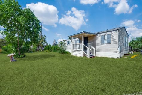 8325 Fm 327 Elmendorf TX 78112