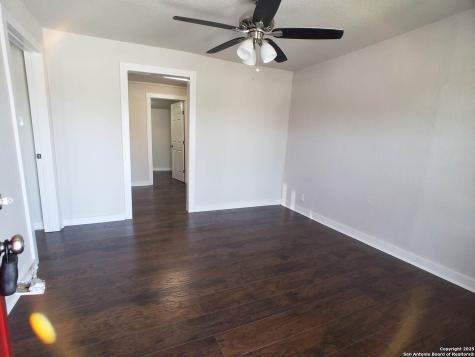 1529 N Walters San Antonio TX 78202
