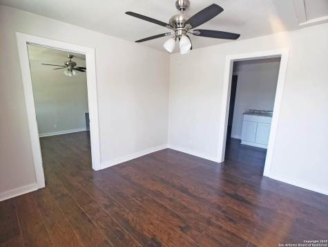 1529 N Walters San Antonio TX 78202