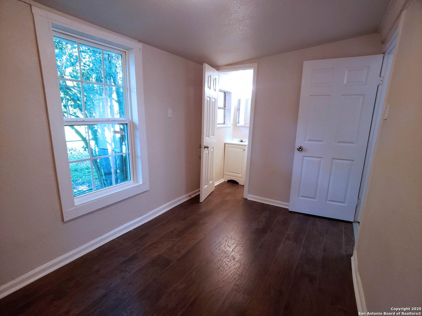 1529 N Walters San Antonio TX 78202
