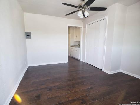 1529 N Walters San Antonio TX 78202