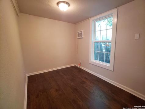 1529 N Walters San Antonio TX 78202