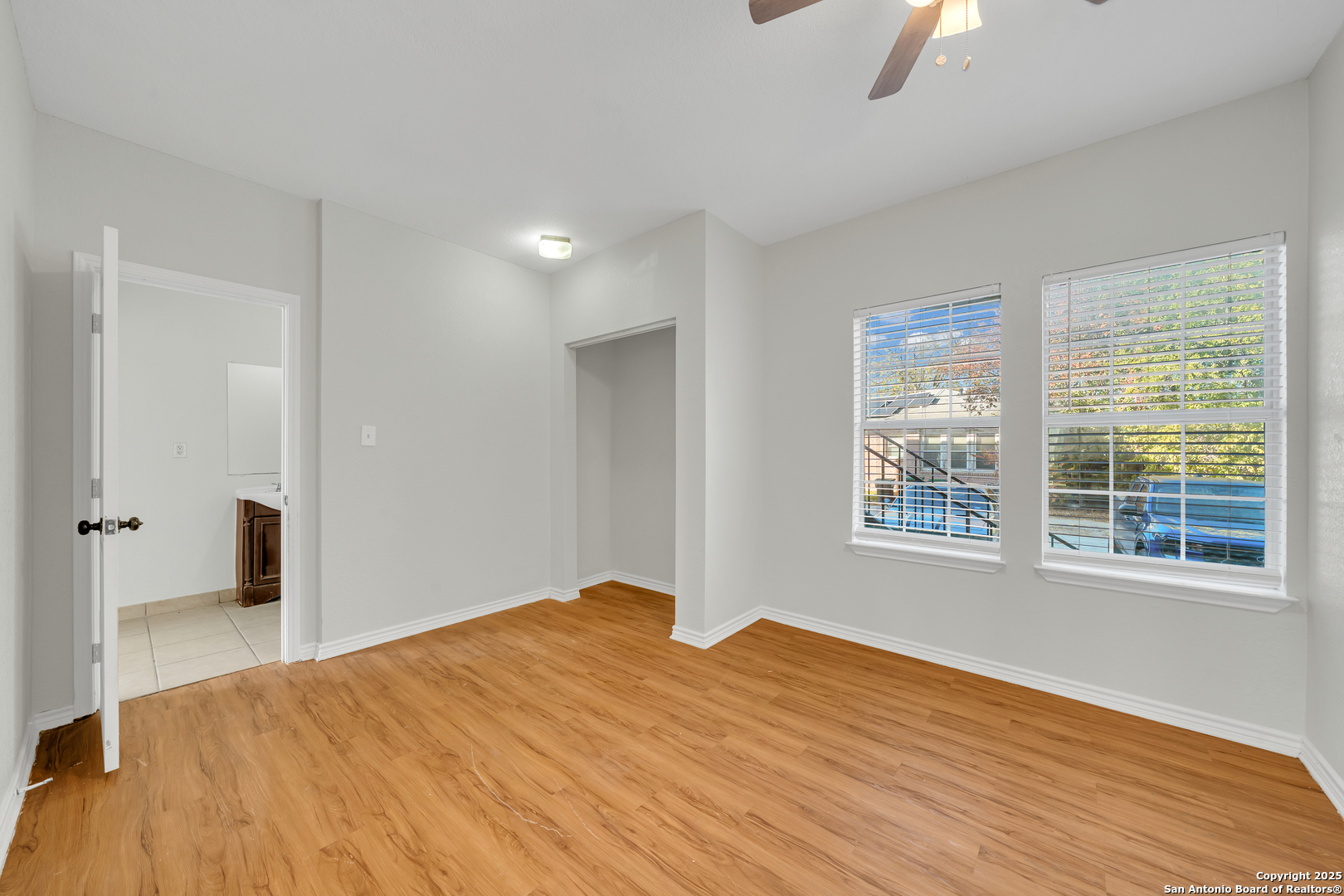 1409 W Woodlawn San Antonio TX 78201