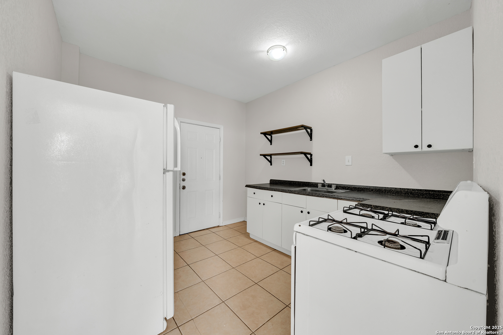 1409 W Woodlawn San Antonio TX 78201