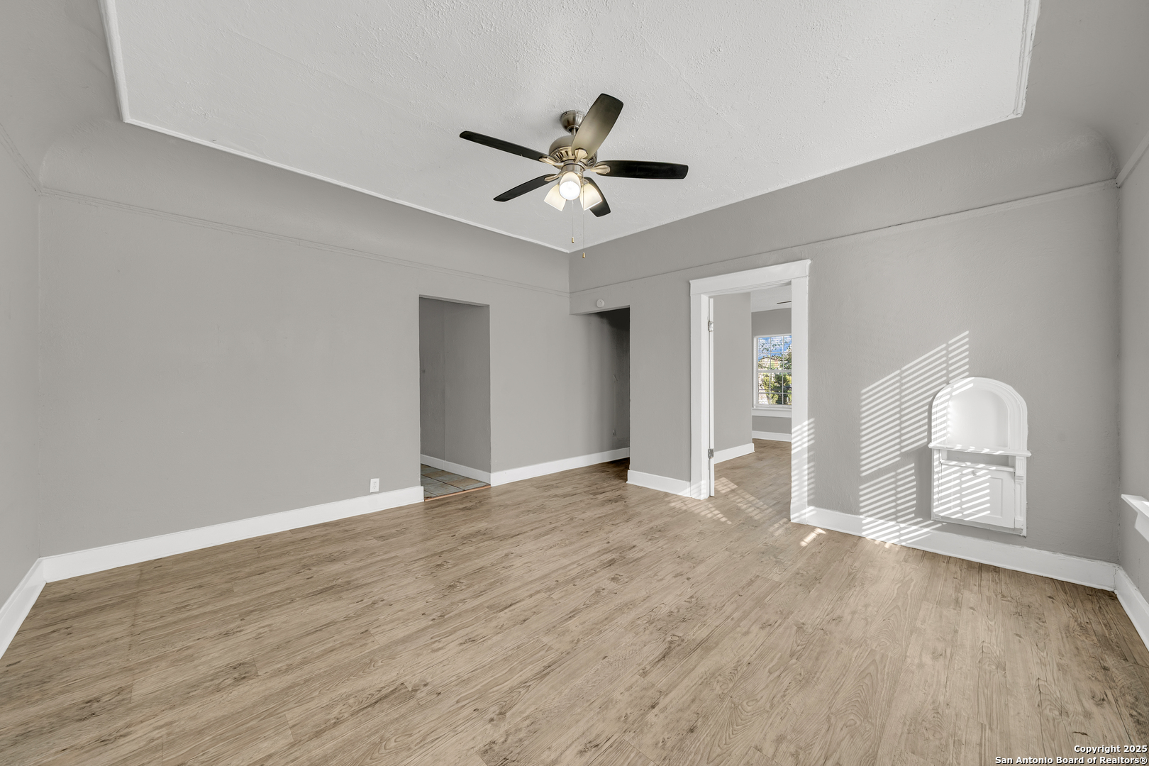 1409 W Woodlawn San Antonio TX 78201