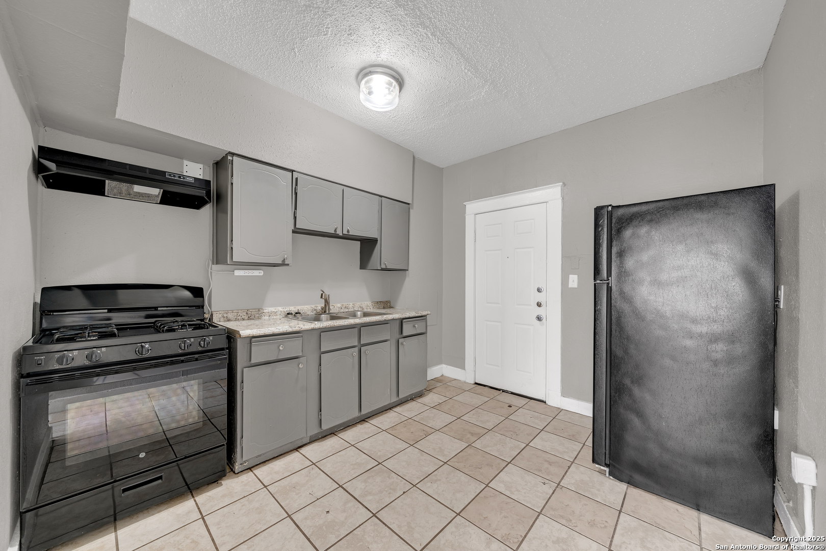 1409 W Woodlawn San Antonio TX 78201