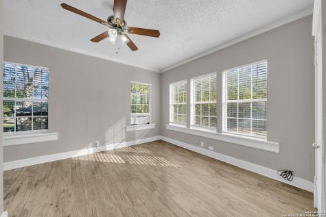 1409 W Woodlawn San Antonio TX 78201