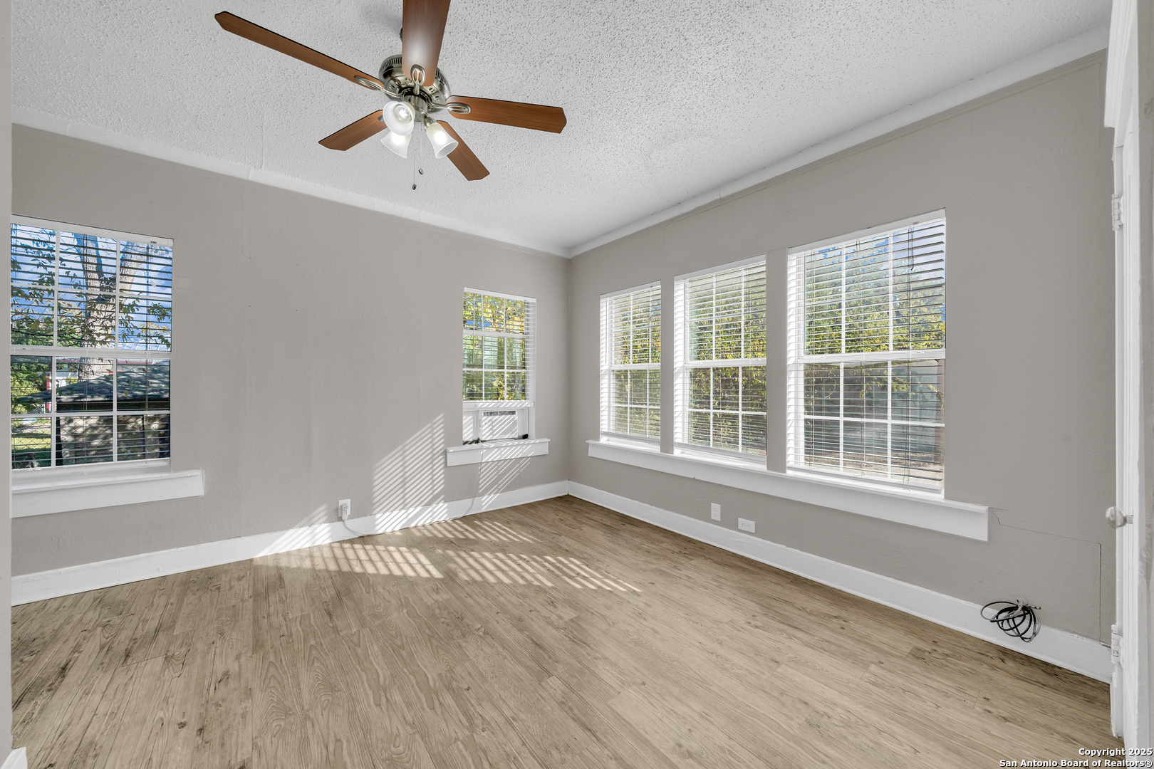 1409 W Woodlawn San Antonio TX 78201