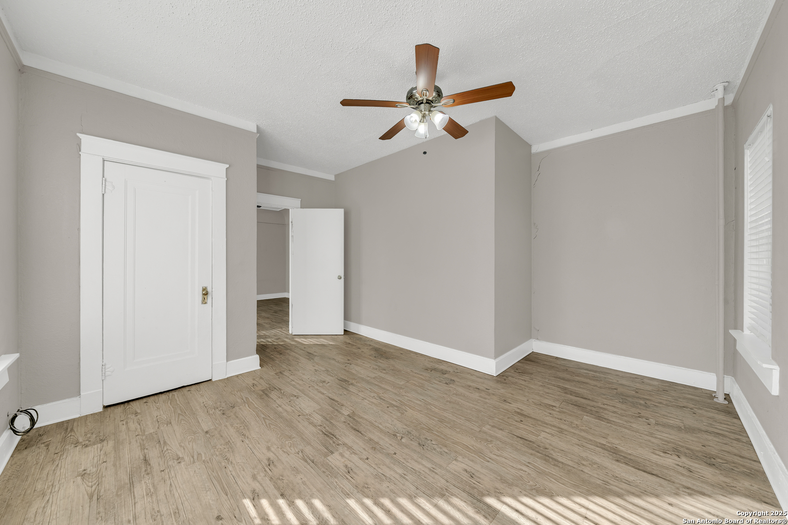 1409 W Woodlawn San Antonio TX 78201