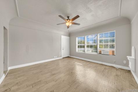 1409 W Woodlawn San Antonio TX 78201