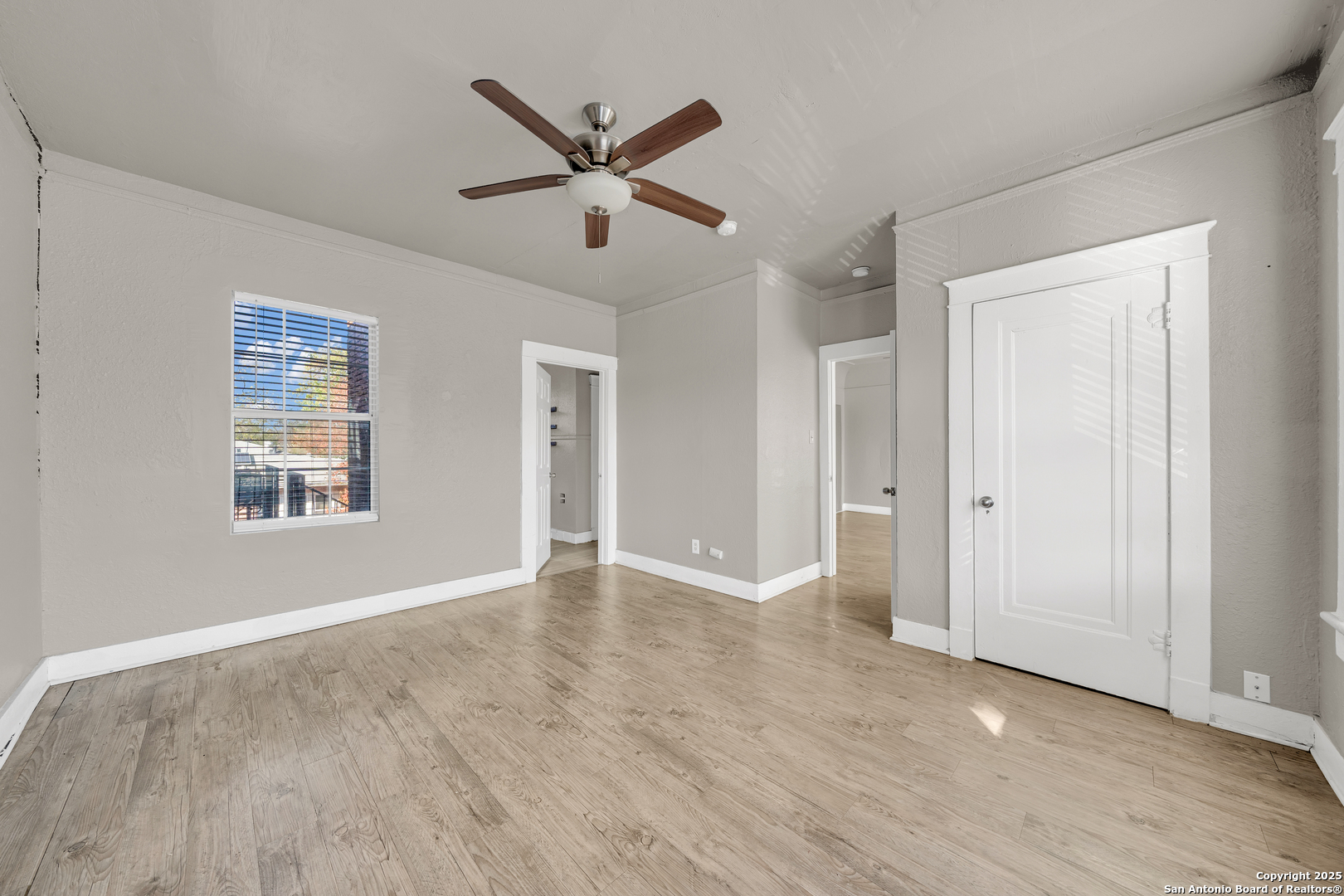1409 W Woodlawn San Antonio TX 78201