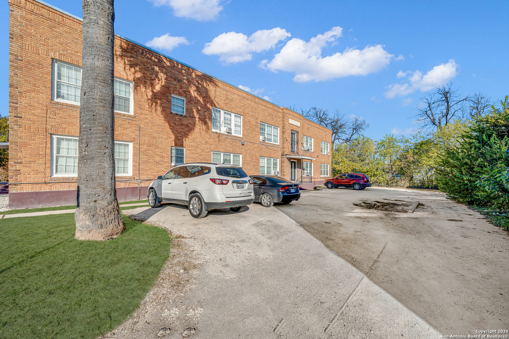 1409 W Woodlawn San Antonio TX 78201
