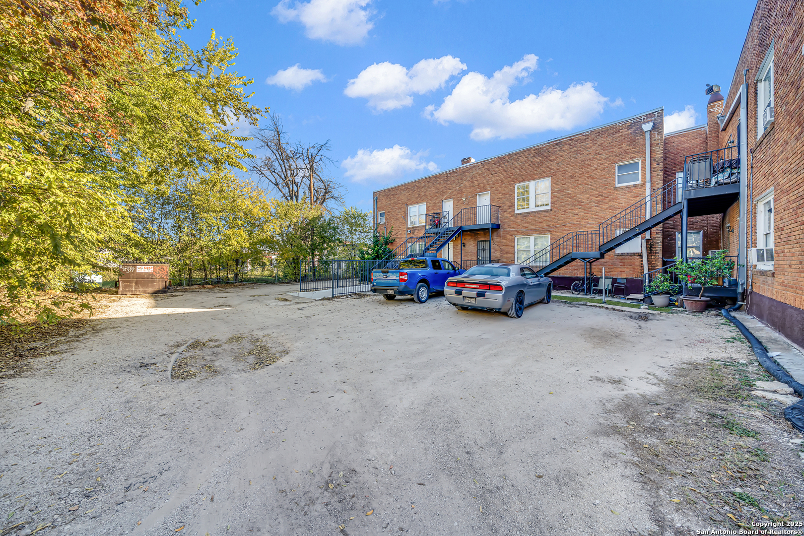 1409 W Woodlawn San Antonio TX 78201
