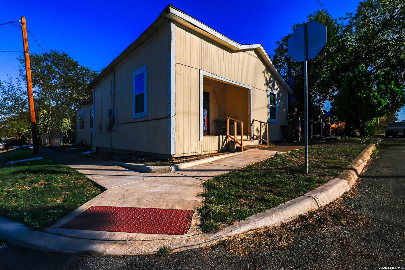 220 N Pinto Street San Antonio TX 78207
