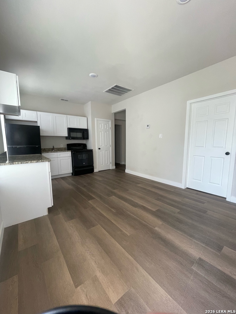 220 N Pinto Street San Antonio TX 78207