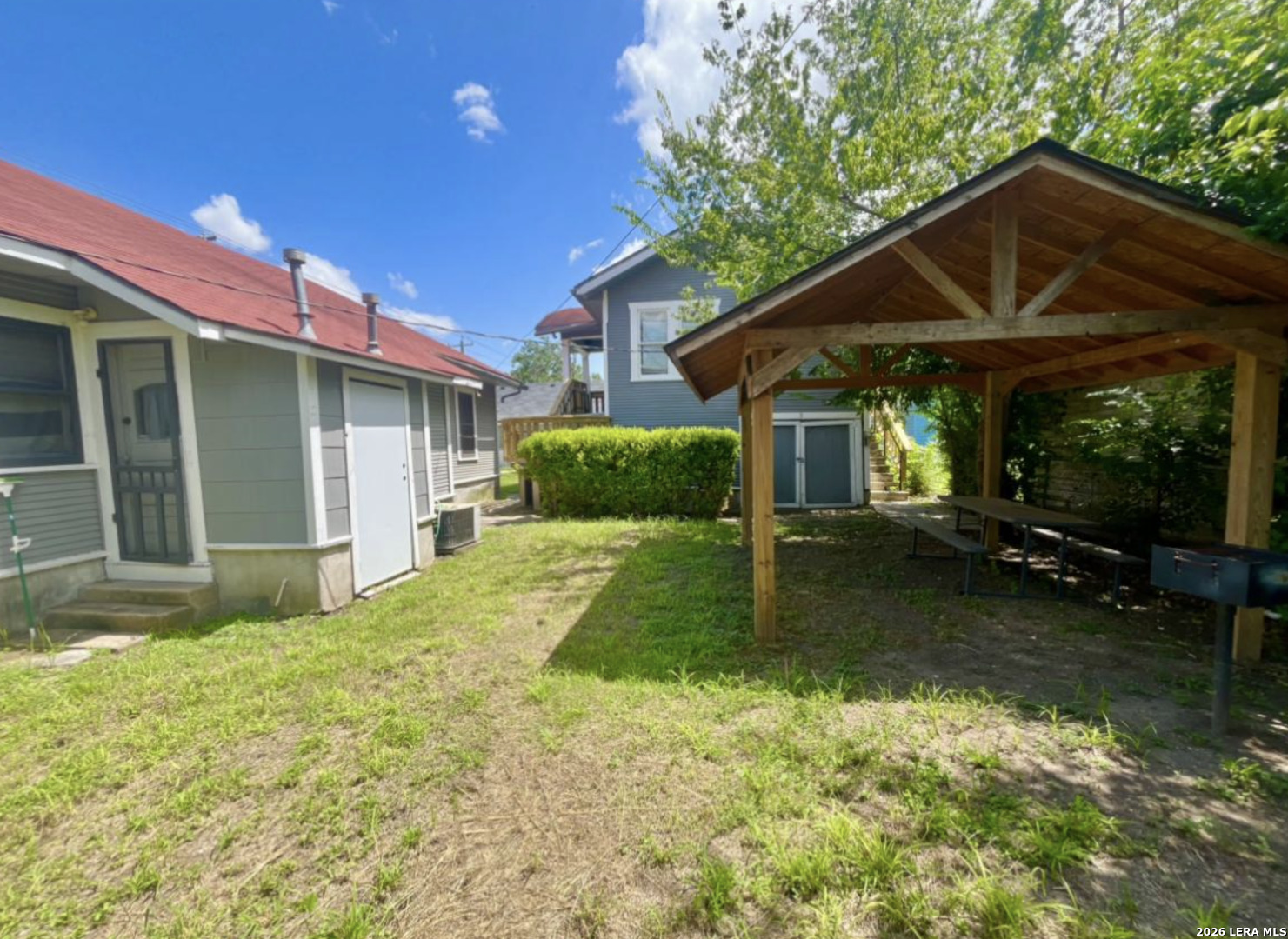 2907 N Elmendorf San Antonio TX 78201