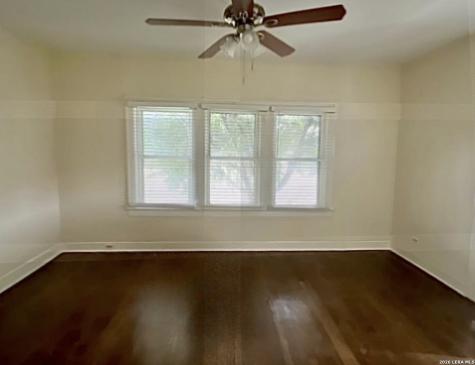 2907 N Elmendorf San Antonio TX 78201