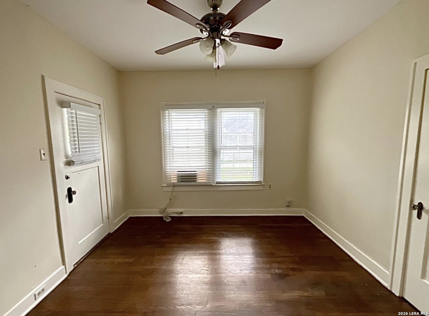 2907 N Elmendorf San Antonio TX 78201