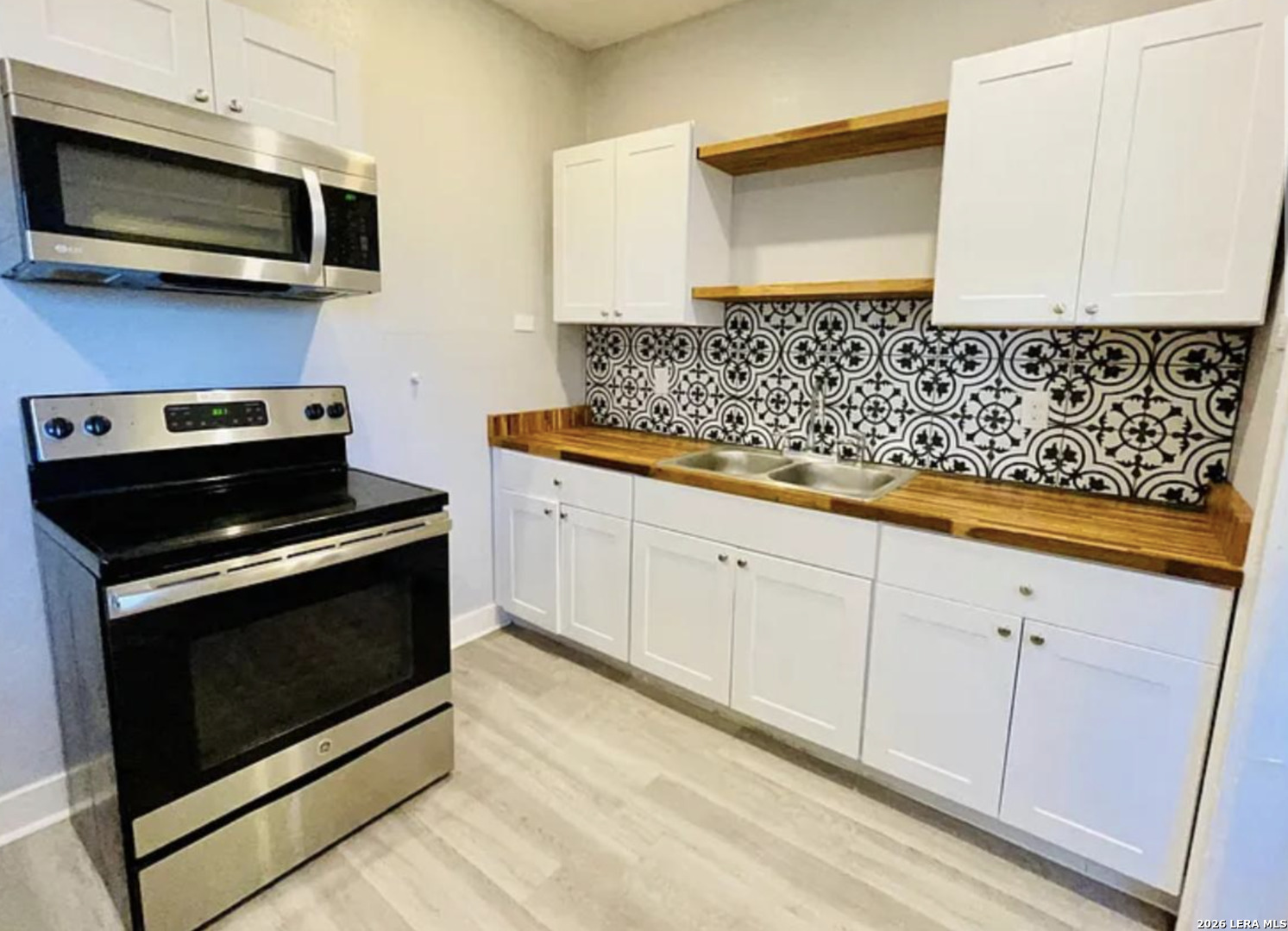 2907 N Elmendorf San Antonio TX 78201