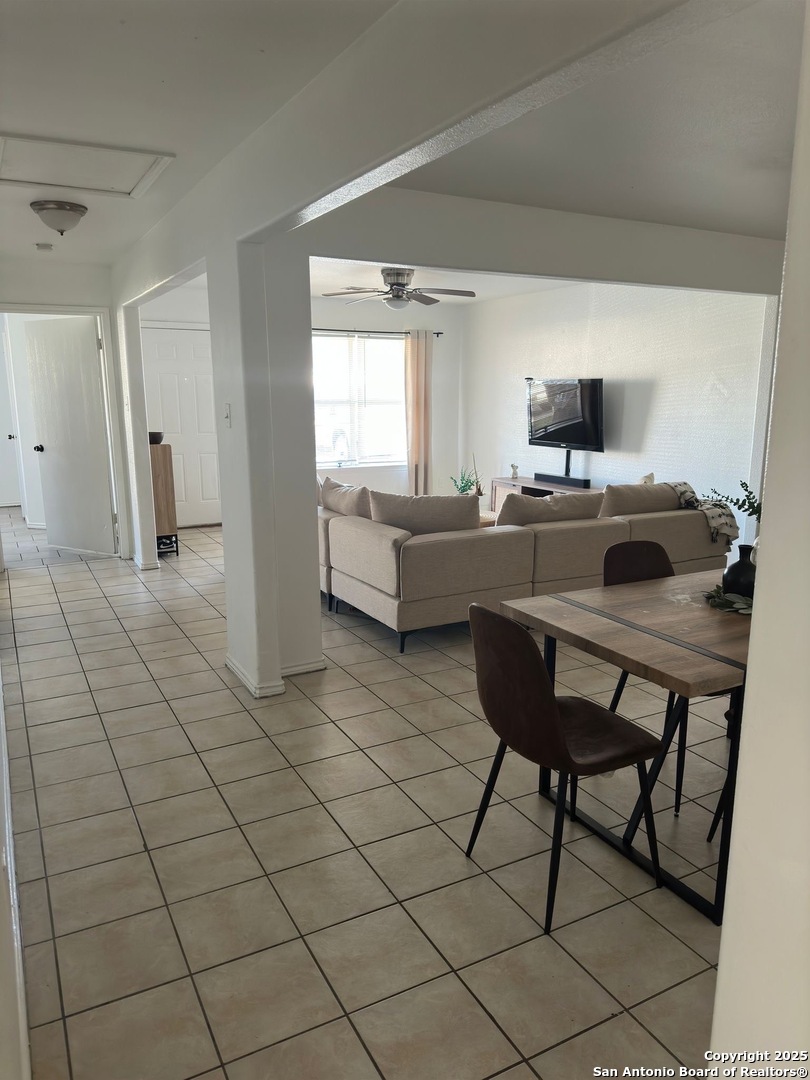 7643 Oak Chase San Antonio TX 78239