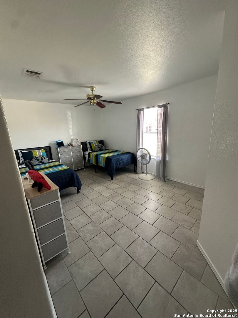 7643 Oak Chase San Antonio TX 78239