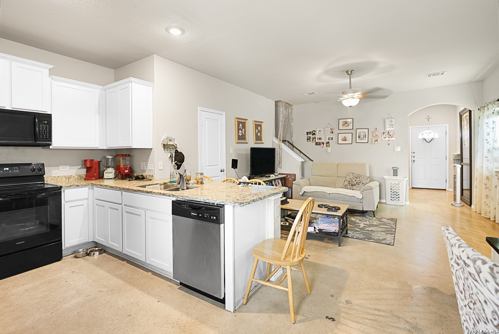 8639 Key Windy Way Converse TX 78109