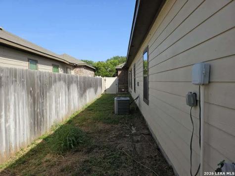 1049-1051 Carolyn Cove New Braunfels TX 78130