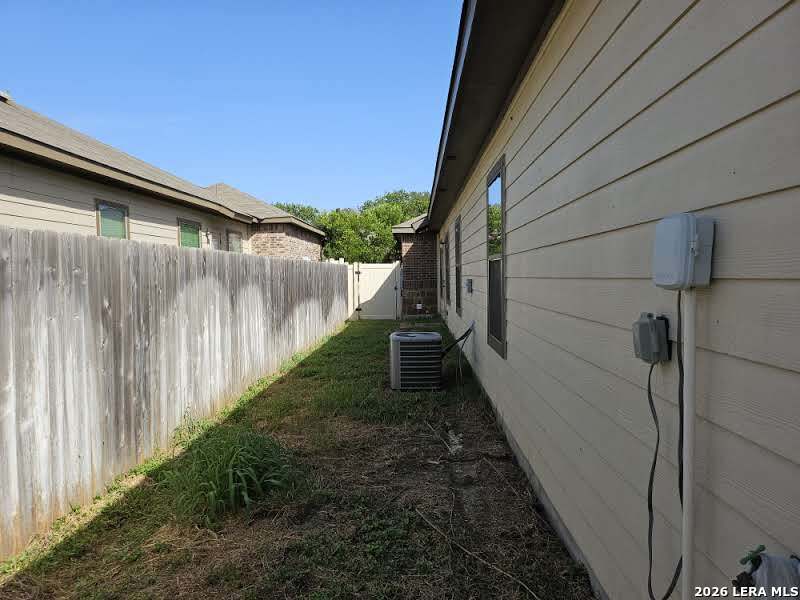 1049-1051 Carolyn Cove New Braunfels TX 78130