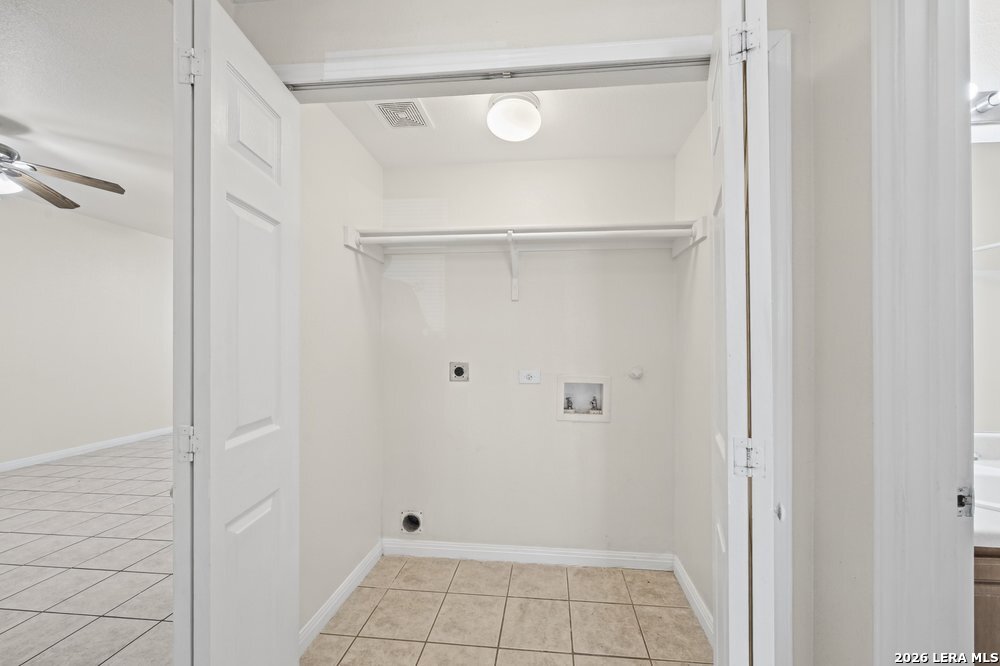 518 Dukeway Universal City TX 78148