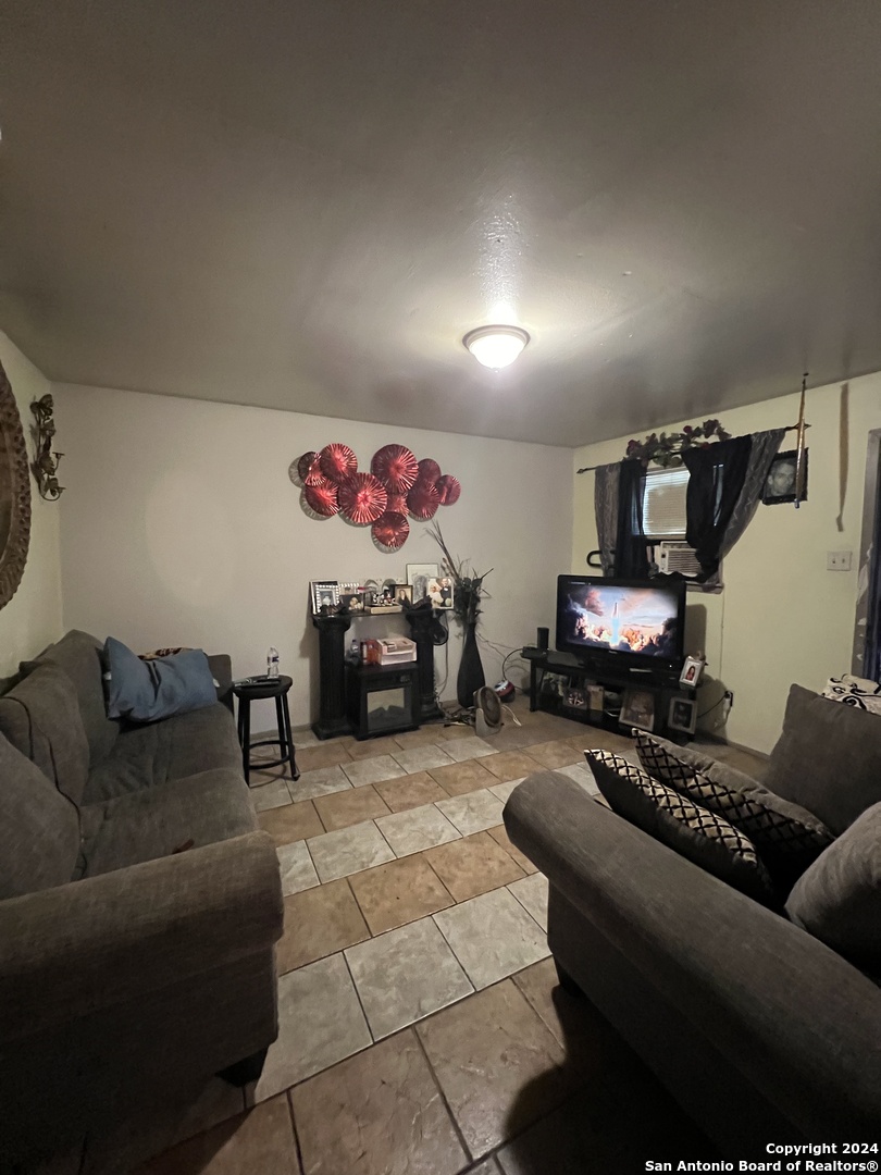 710 E Southcross Boulevard San Antonio TX 78214