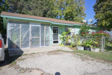 718/722 San Antonio Avenue Seguin TX 78155