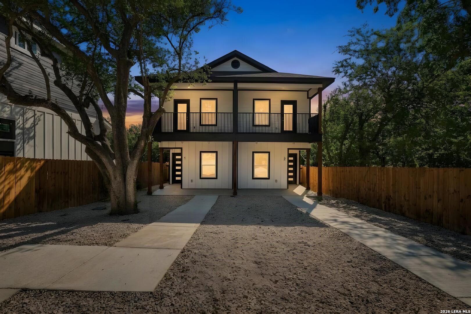 818 S Mel Waiters San Antonio TX 78203