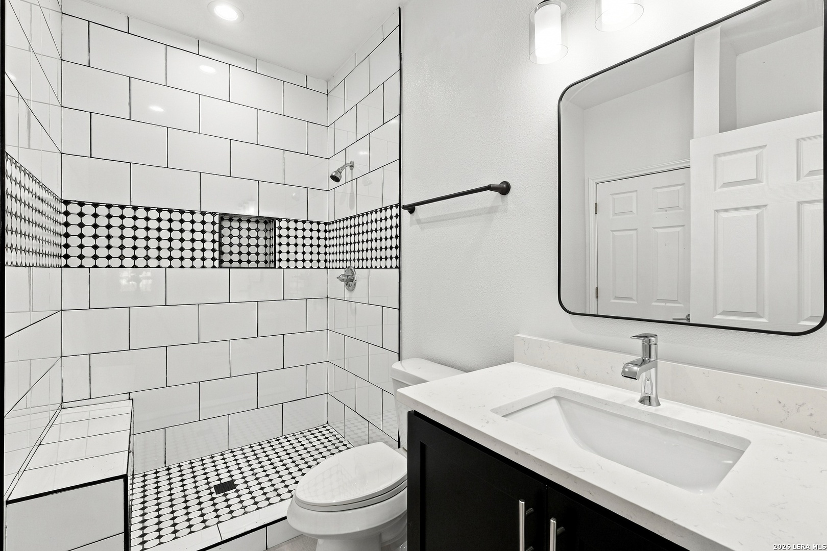 818 S Mel Waiters San Antonio TX 78203