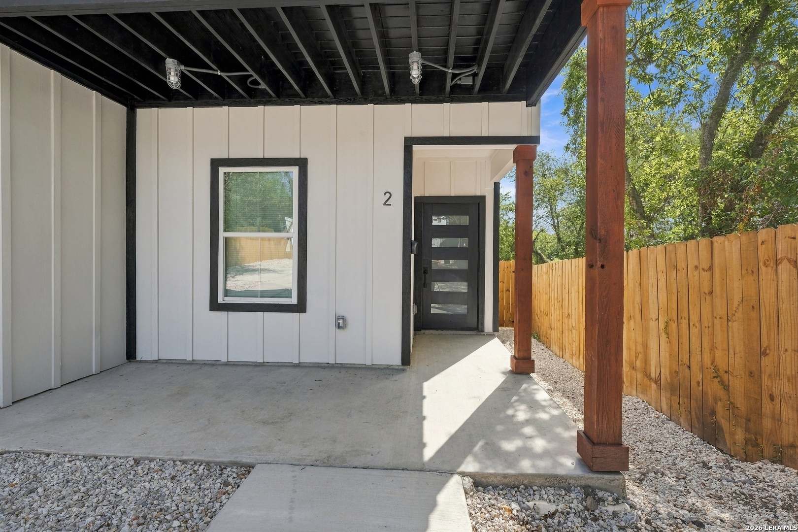 818 S Mel Waiters San Antonio TX 78203