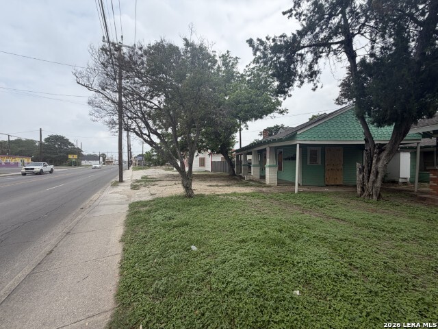 5408 S Flores Street San Antonio TX 78214