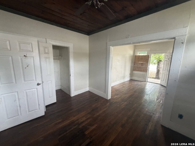5408 S Flores Street San Antonio TX 78214