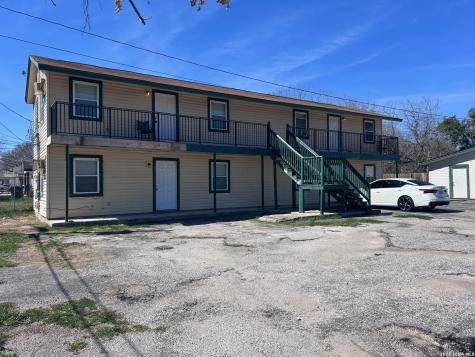 728 S Guadalupe Seguin TX 78155