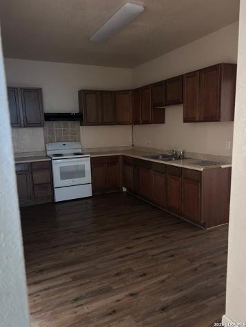 728 S Guadalupe Seguin TX 78155