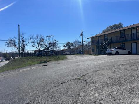 728 S Guadalupe Seguin TX 78155