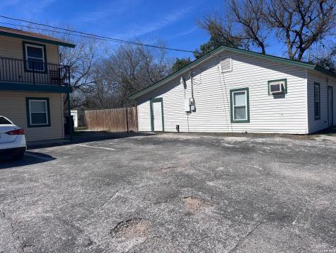 728 S Guadalupe Seguin TX 78155