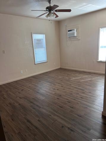728 S Guadalupe Seguin TX 78155