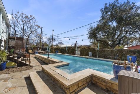 3221 N Flores San Antonio TX 78212