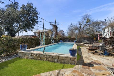 3221 N Flores San Antonio TX 78212