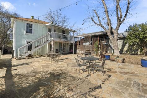 3221 N Flores San Antonio TX 78212