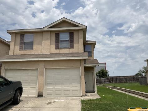10802 Mathom Landing Universal City TX 78148