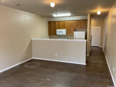 10802 Mathom Landing Universal City TX 78148