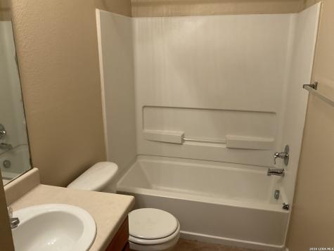 10802 Mathom Landing Universal City TX 78148