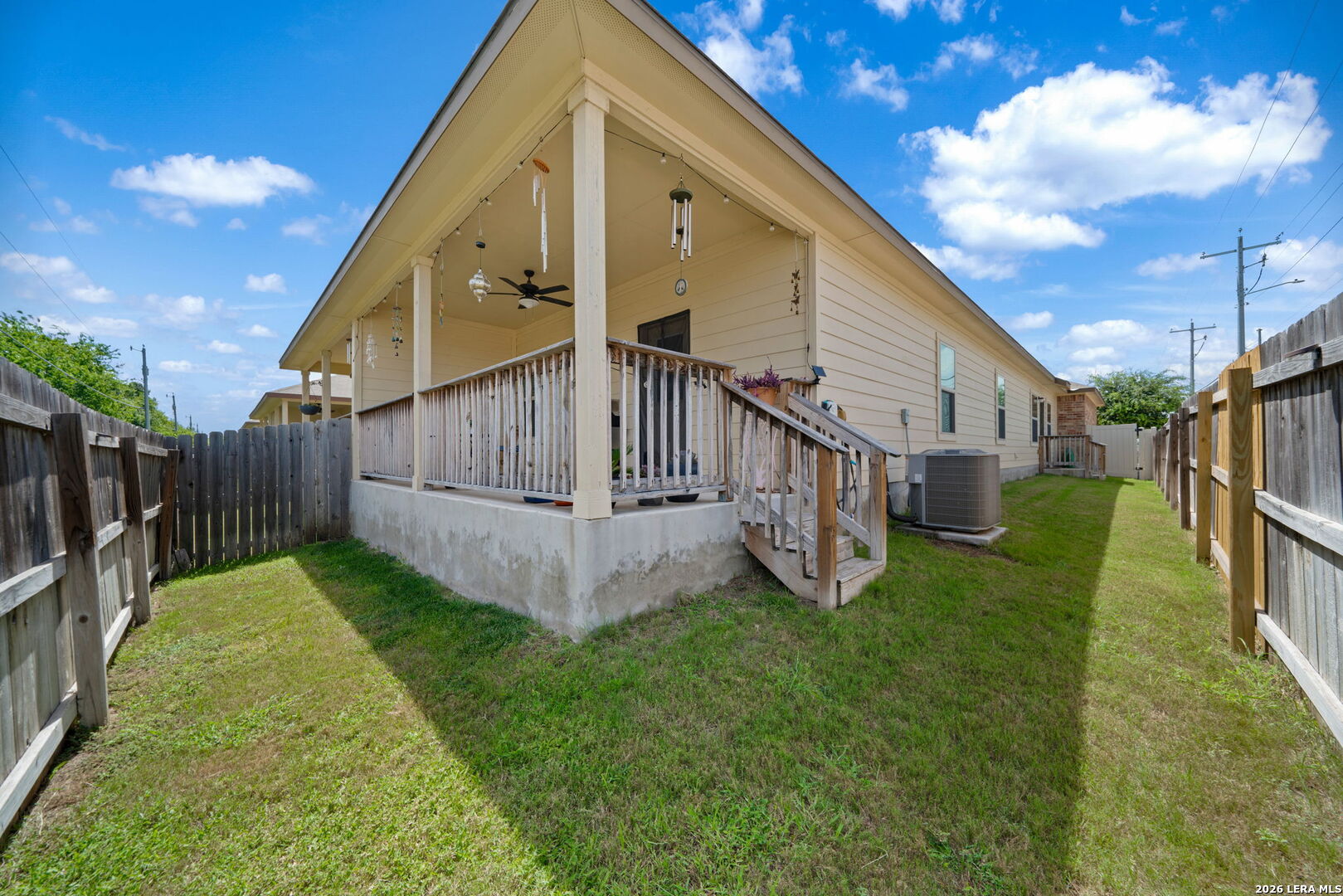 1100/1102 Stanley Seguin TX 78155