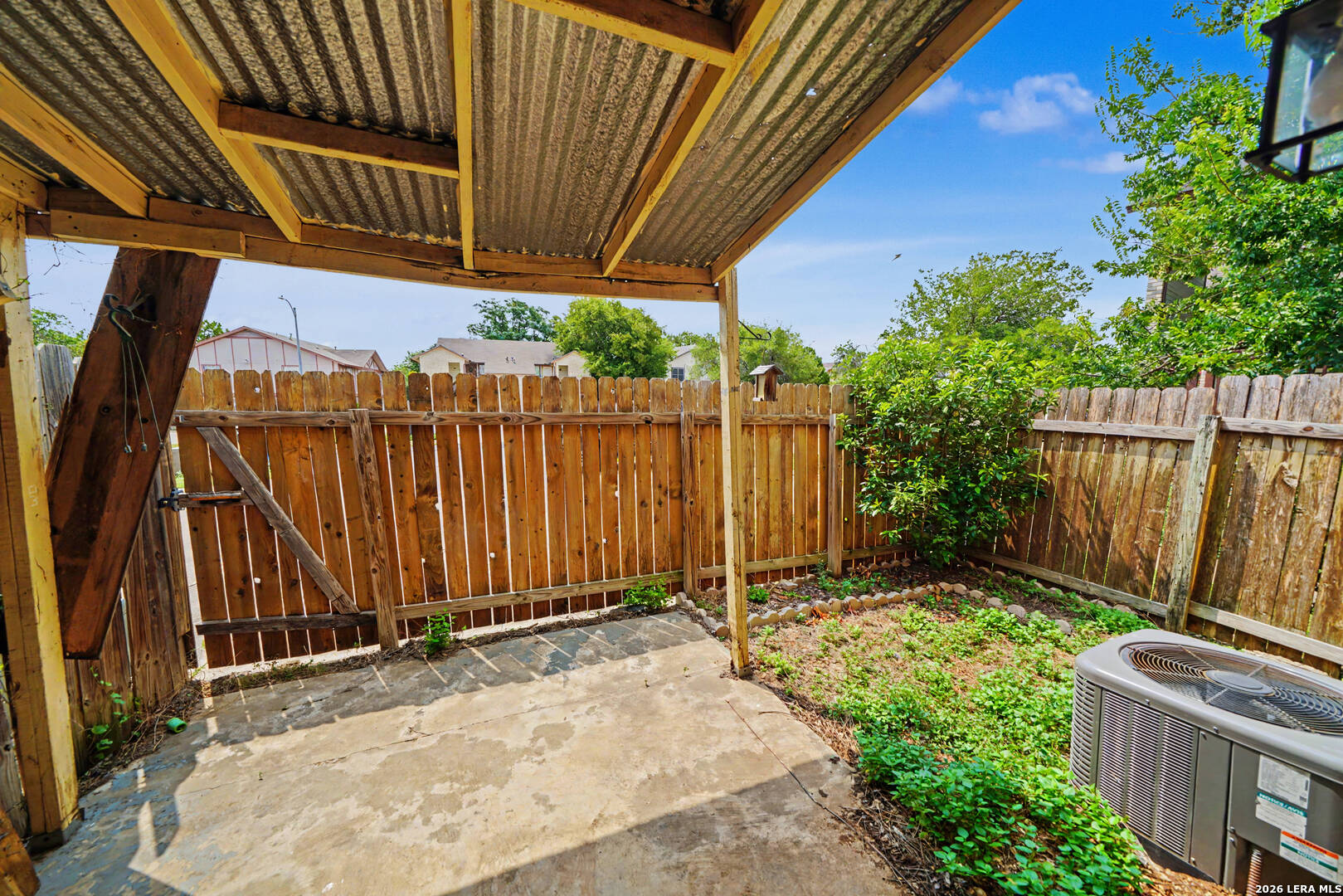 5216 Meadow Field San Antonio TX 78250